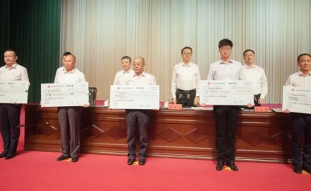 擁有省首臺套技術裝備，軟控獲膠州市獎勵